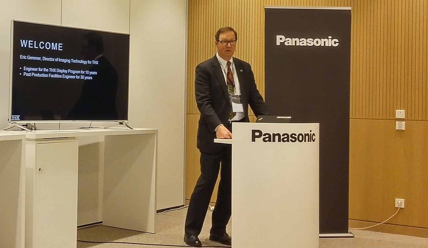 Eric Gemmer ze společnosti THX, která provádí mj. certifikaci kin.