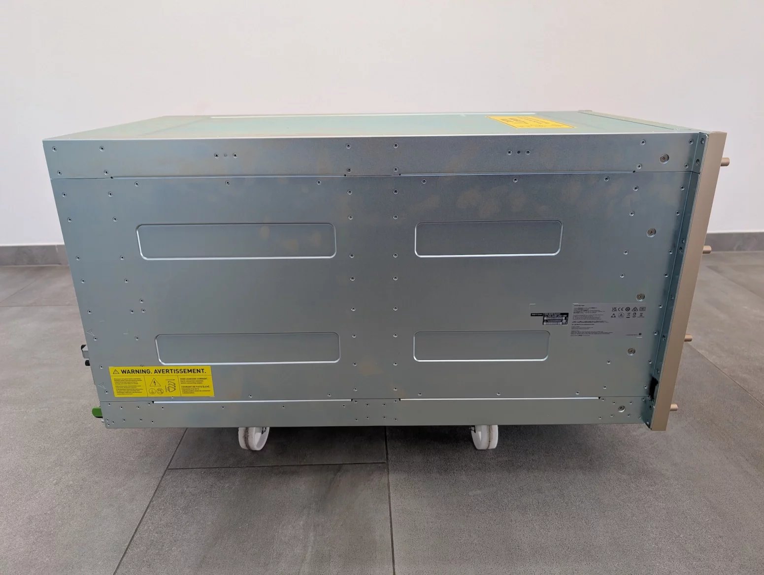 Server s AI čipy Nvidia DGX B200