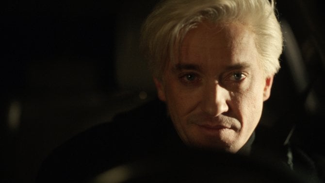 Draco Malfoy vybírá auto a James Bond řídí čínský elektromobil. Dvě reklamy z poslední doby, které se nedají přehlédnout