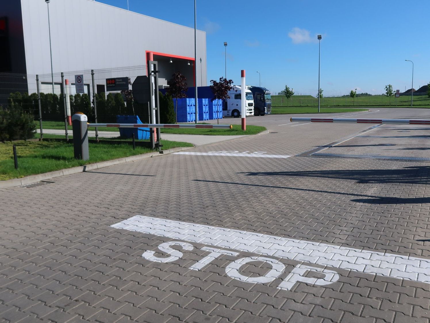 Hamburgery určené pro ČR putují do centrálního skladu u Kladna a odtud dále do restaurací McDonald's