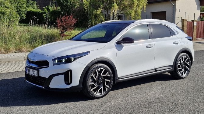 Test: Kia xCeed 1.6 T-GDI je i po sedmi letech dokonalým strojem, na který jsou nyní zajímavé slevy