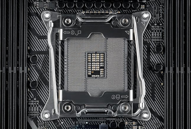 Socket LGA 2066 na desce Asus ROG Strix X299-XE Gaming