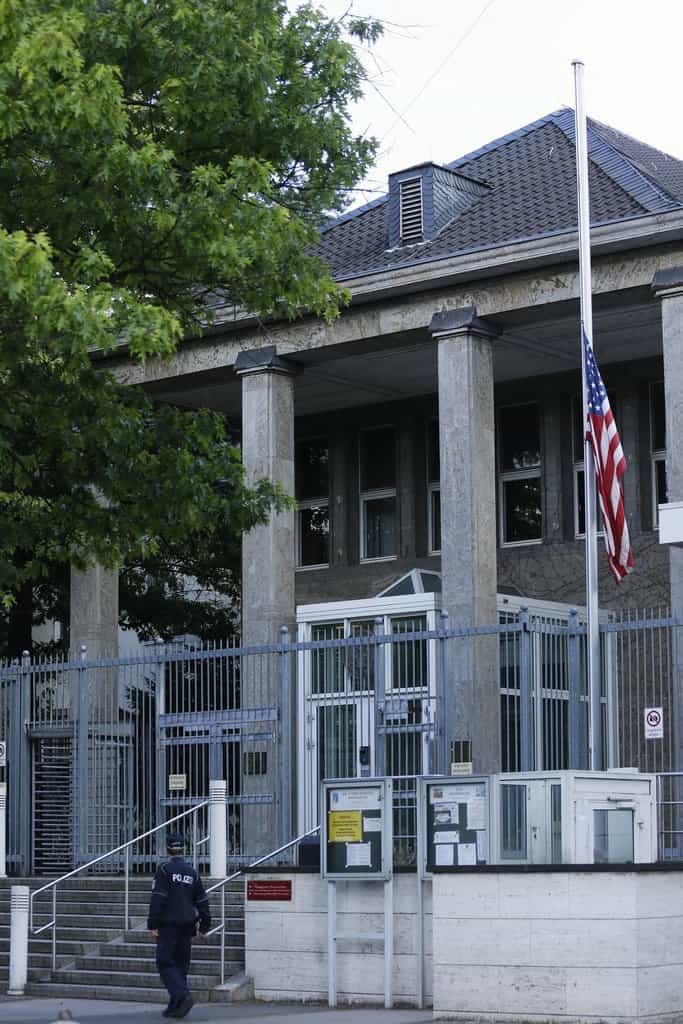 2017-02-v-nc49bmecku-kvc5afli-obavc3a1m-evakuovali-konzulc3a1t-u