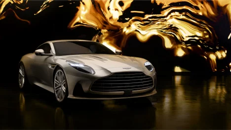 Náhledový obrázek - Zlato, kam se podíváš. Aston Martin představila limitovanou edici své DB12 na počest 60. výročí bondovky Goldfinger