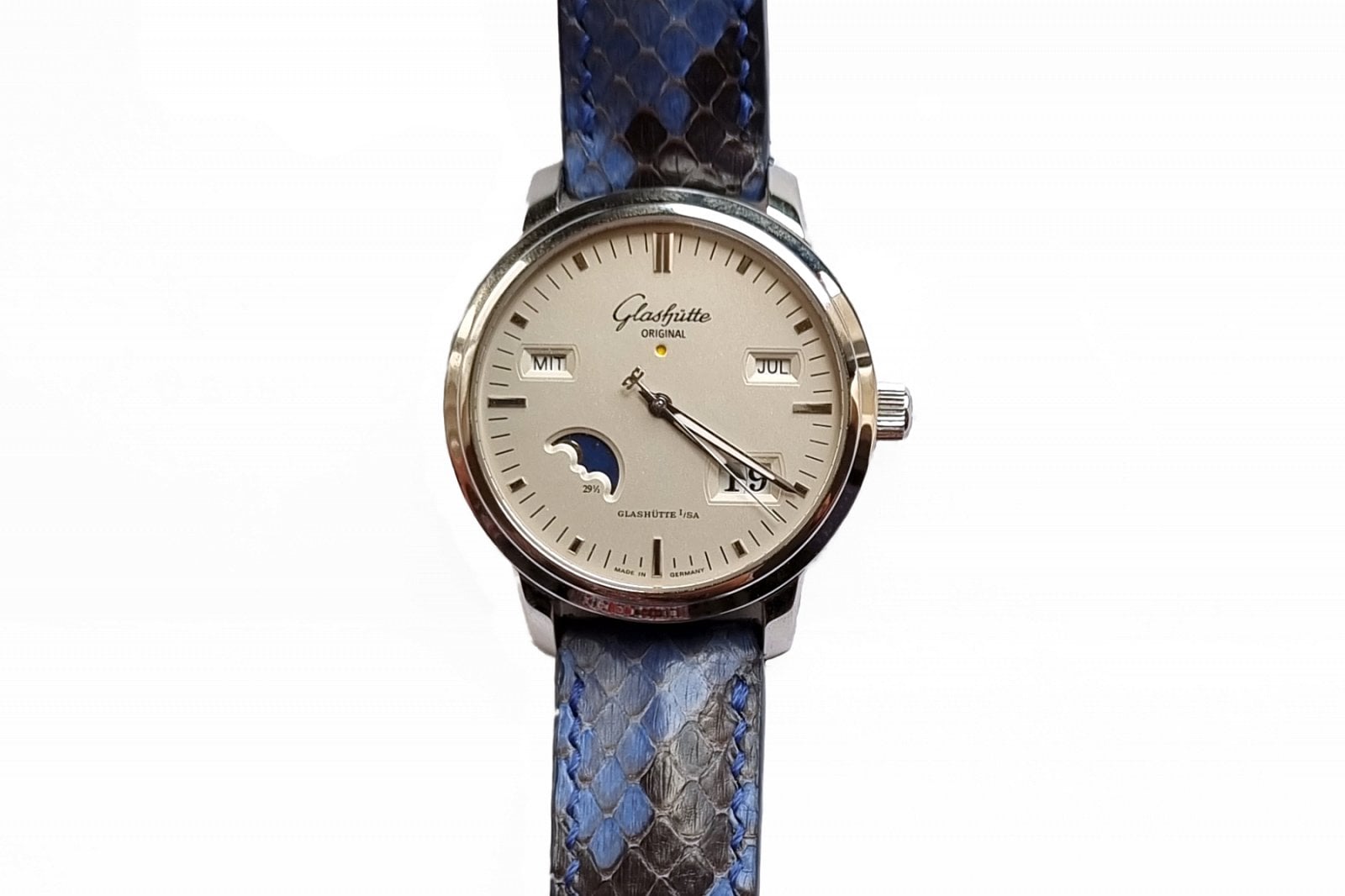 Hodinky Glashütte Original Senator s věčným kalendářem.