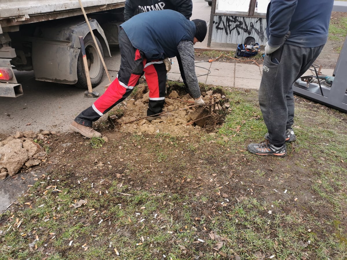 Jak se ruší a bourá telefonní budka
