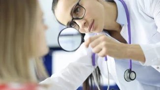 Náhledový obrázek - Lupus postihuje především ženy. Jeho nejvýraznějším projevem je vyrážka