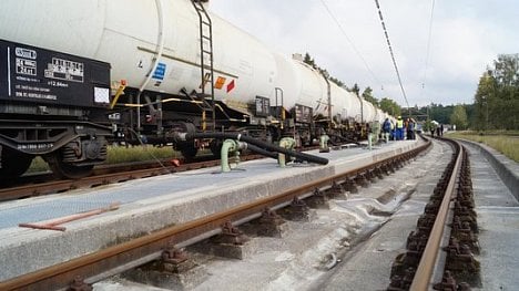 Náhledový obrázek - Správce Viktoriagruppe podal žalobu kvůli naftě, kterou mělo Česko v Německu