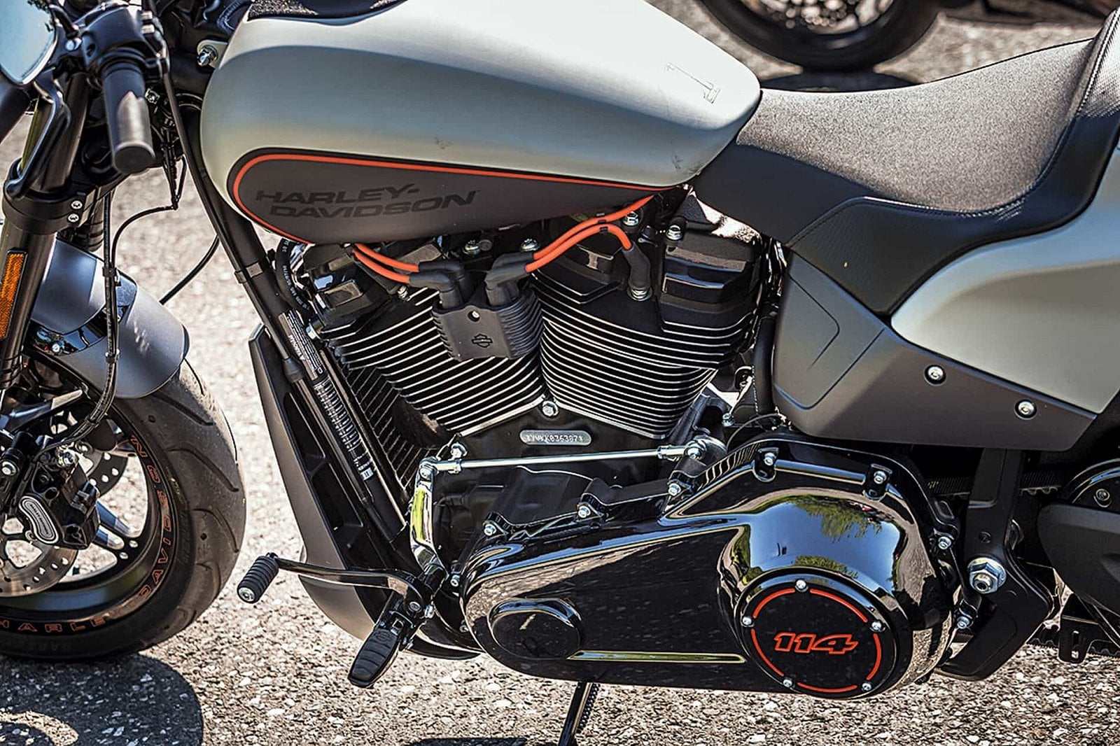 2019-10-aDMB2019_FXDR114vs.Diavel1260S-9083.jpg