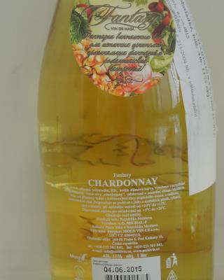 CHARDONNAY, víno révové, polosladké, bílé, Alk. 11% obj. Výrobek byl falšován nepovoleným přídavkem vody a nepovoleným přídavkem syntetického glycerolu.
V chuti a vůni byla patrná oxidáza.