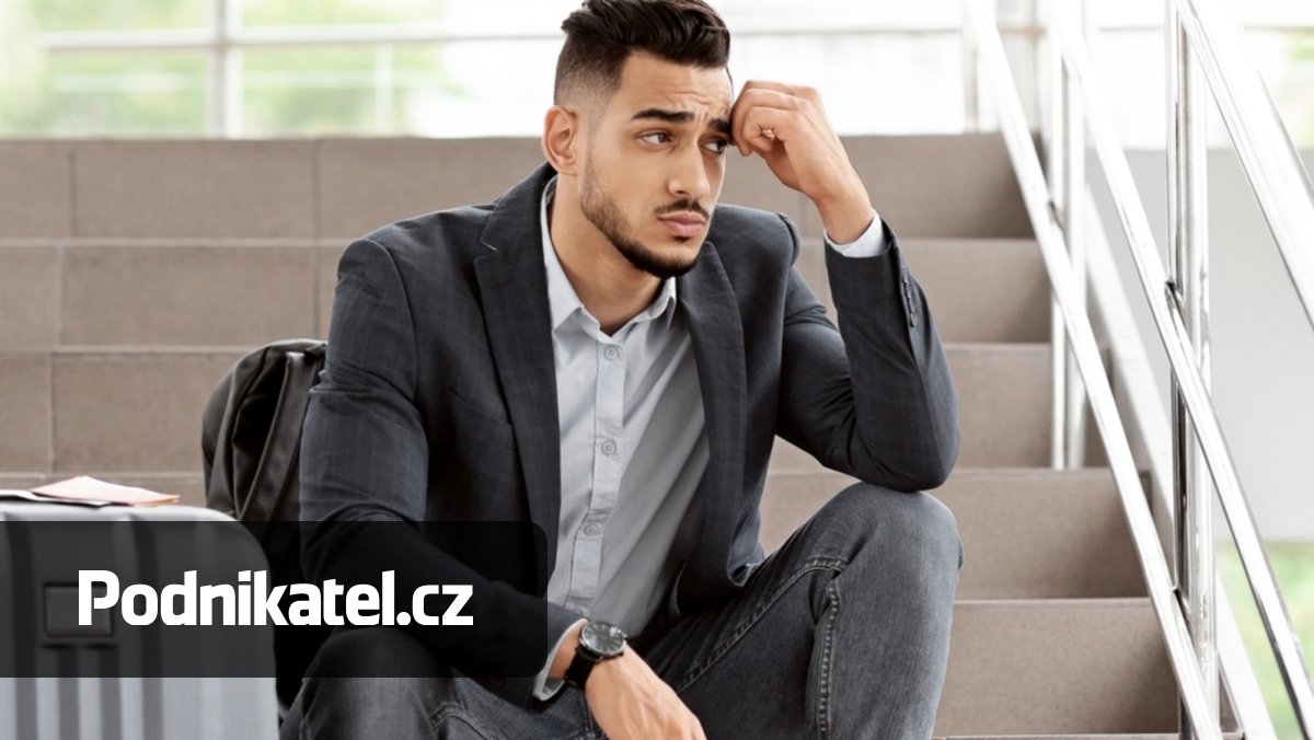 Nemůžete se vrátit kvůli zrušeným letům do práce? Zaměstnavatel vás musí omluvit