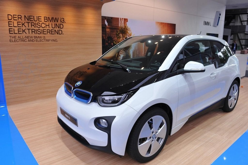 2013-12-elektromobil-bmw-i3.jpg