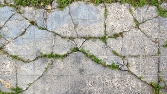 Popraskaný beton