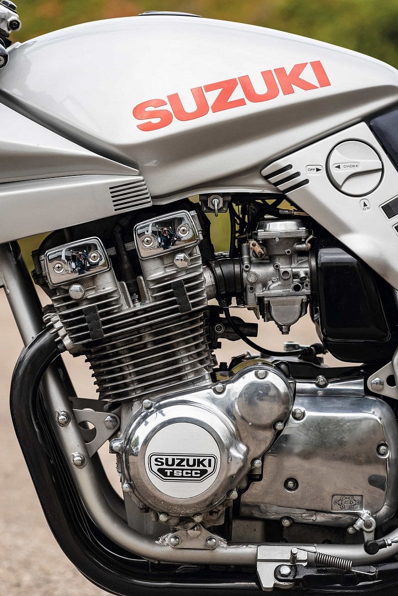 2019-09-suzuki_katana_original_standards_details-4.jpg