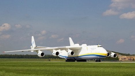 Náhledový obrázek - Obrazem: létající kolos z Ukrajiny přistál v Praze