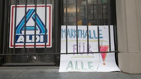 Náhledový obrázek - Svět naruby: levičáci z Berlína bojují za zrušený supermarket Aldi