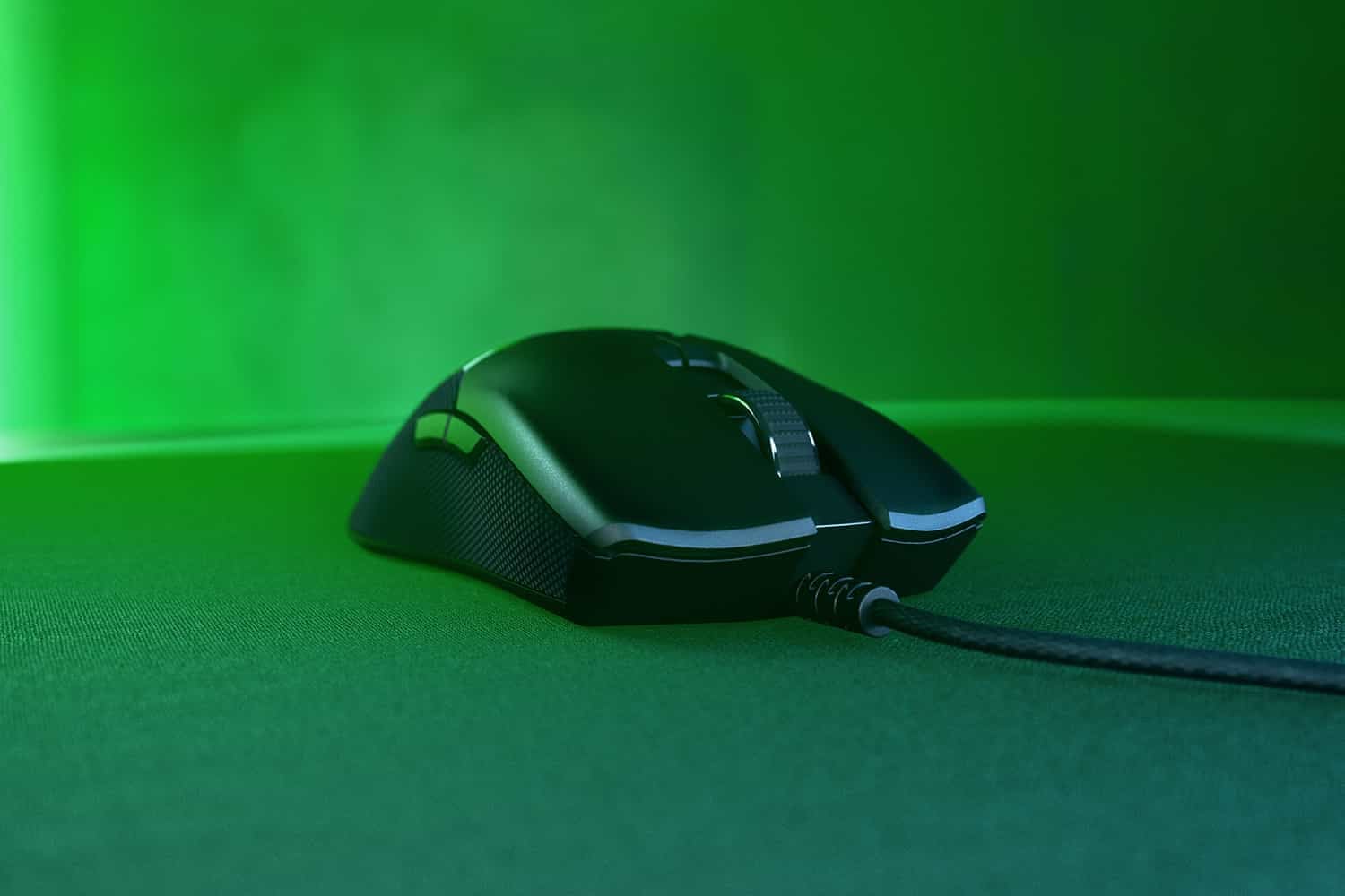 2019-08-Razer-Viper-07.jpg