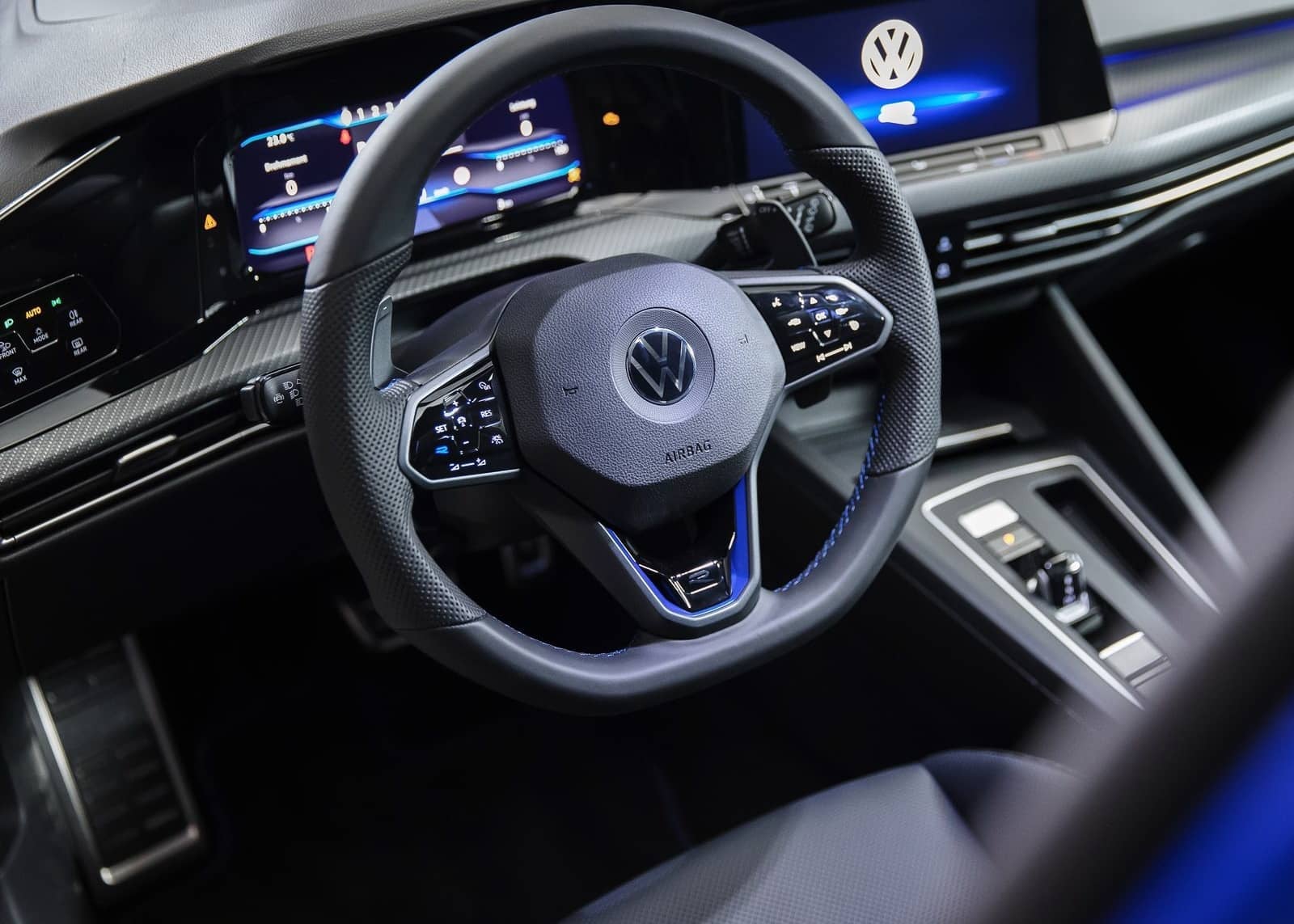 2020-11-Volkswagen-Golf-R-8.jpg