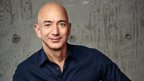 Jeff Bezos pustil do vesmírné firmy Blue Origin první externí investory a jsou mezi nimi Češi