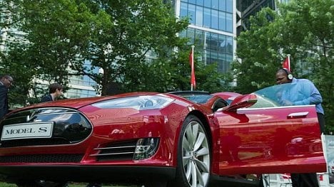 Náhledový obrázek - Výrobce elektromobilů Tesla poprvé za tři roky vykázal zisk