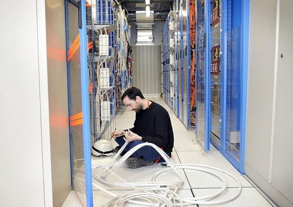 2019-01-centrc3a1la-cern-a-velkc3bd-hadronovc3bd-urychlovac48d-c