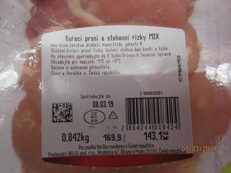 57 nálezů v kategorii nebezpečných potravin.  BILLA, Kutná Hora, Kuřecí prsní a stehenní řízky MIX Vocílka. Výrobek byl hodnocen poslední den data použitelnosti, zapáchal po kažení. Při kontrole nebyly zjištěny nevyhovující teploty skladování tohoto výrobku.