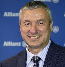Tomáš Ženíšek, ředitel oddělení finančně poradenského kanálu Allianz. (10.8.2020)