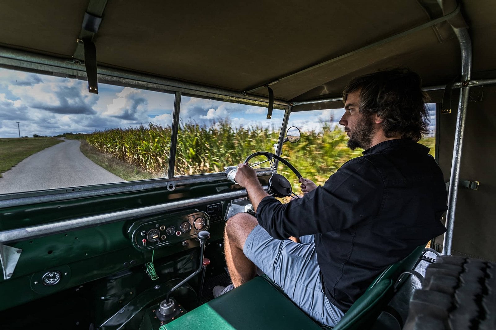 2020-10-lr-defender-a-predchudci-23.jpg
