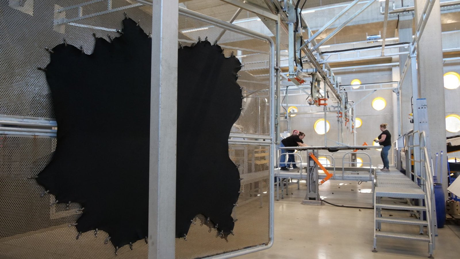 Zpracování kůží v Karo Leather