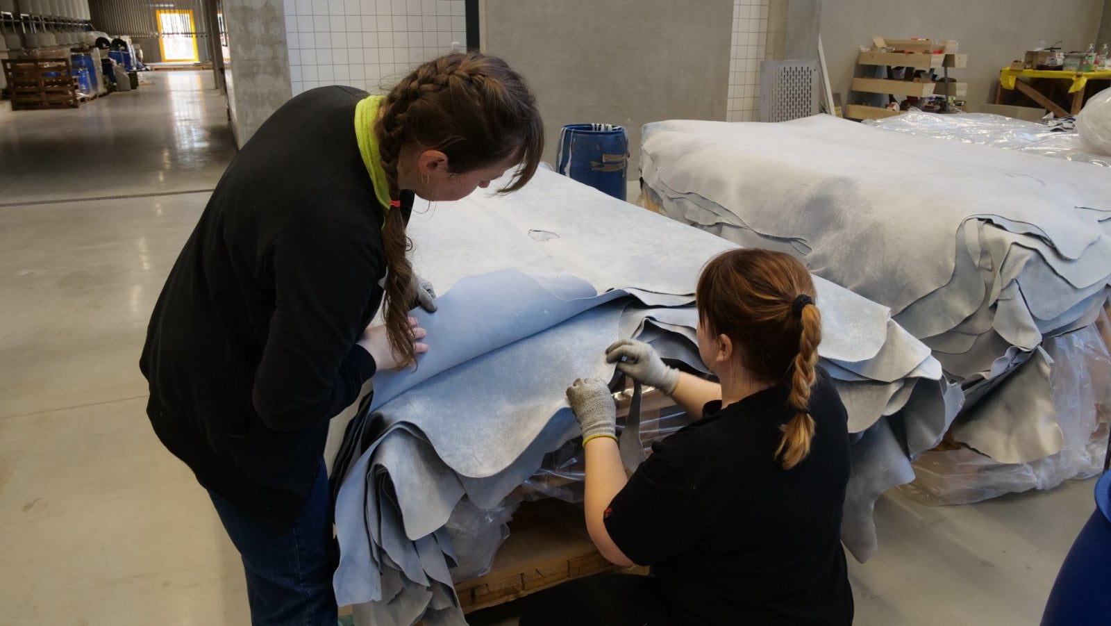 Zpracování kůží v Karo Leather