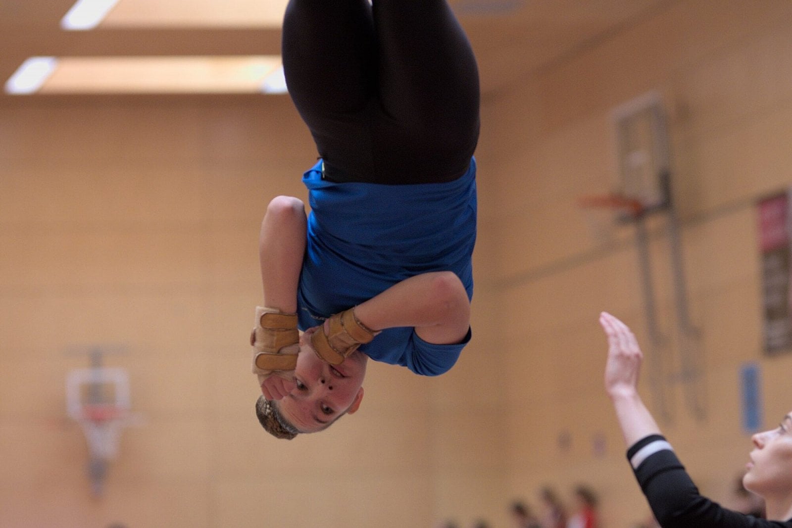 Byť ze stejného místa, povedlo se zachytit přeskok lépe. (Pentax K-S2, 1/500s f/2,8 ISO1250, ohnisková vzdálenost 122 mm)