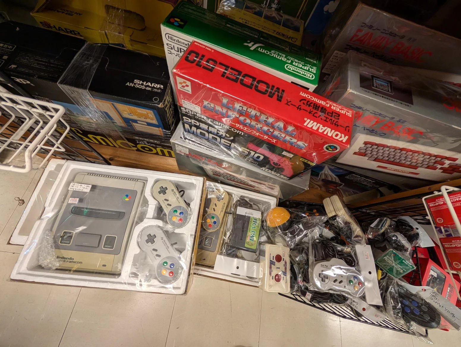 Obchod s retro hrami Super Potato, Tokio Akihabara