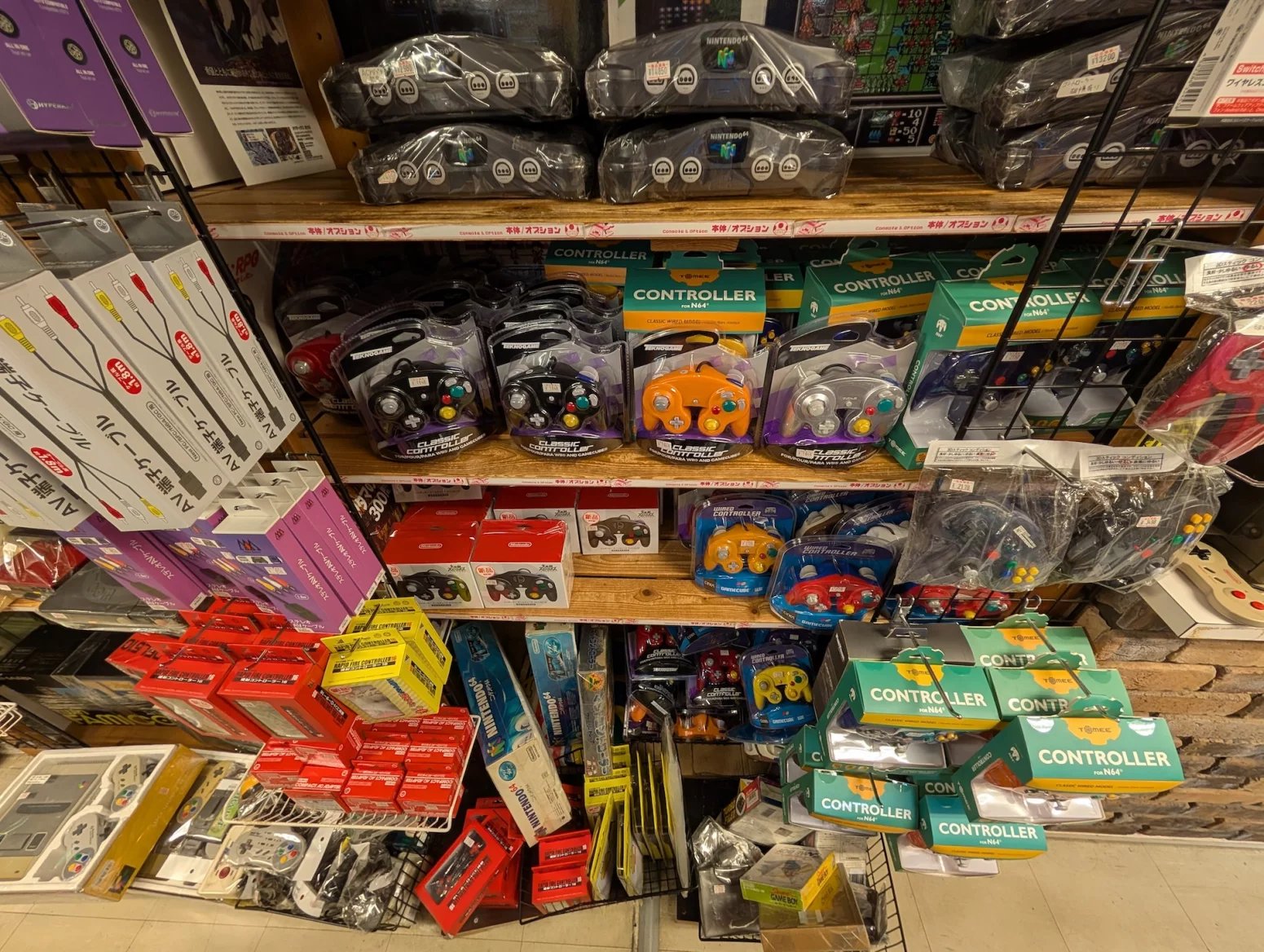 Obchod s retro hrami Super Potato, Tokio Akihabara