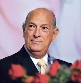 2013-04-oscar-de-la-renta-rozsvc3adtil-obecnc3ad-dc5afm-4.jpg
