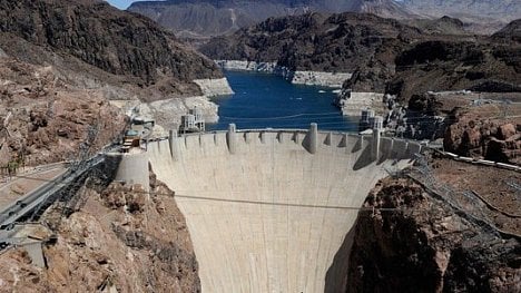 Náhledový obrázek - Symbol USA i pohřebiště dělníků. Hoover Dam se začal stavět před 88 lety