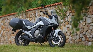 Náhledový obrázek - Test CF Moto 650MT: Východní přísliby