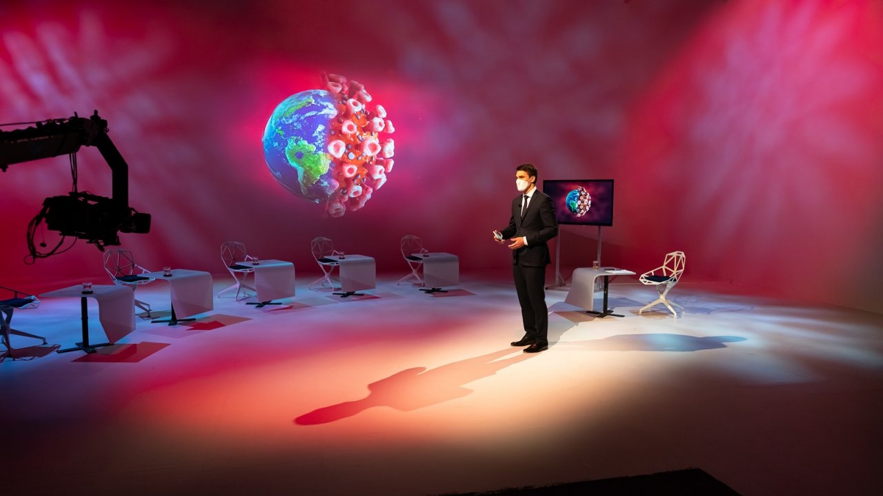 Daniel Stach v pořadu Země v nouzi na ČT24