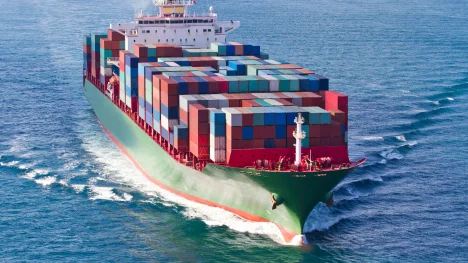 Náhledový obrázek - Mezinárodní obchod komplikuje nedostatečná kapacita kontejnerových lodí. Sazby za přepravu míří opět vzhůru