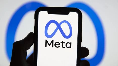 Náhledový obrázek - A zase šmíruje! Meta podle BEUC porušuje GDPR, zná psychický stav i sexuální orientaci svých uživatelů