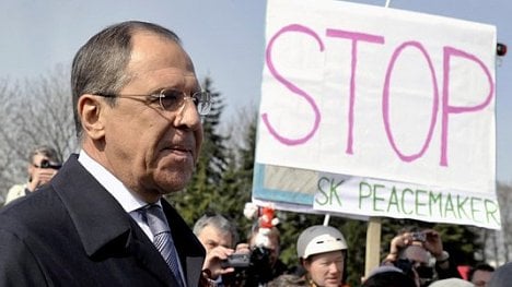 Náhledový obrázek - HNonline: Lavrov svou návštěvou Bratislavy rozdělil Slováky