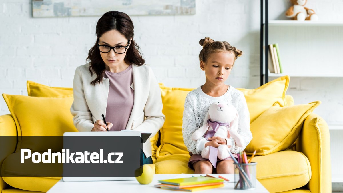 Ženy chtějí při rodičovské dovolené pracovat. Co je překážkou?