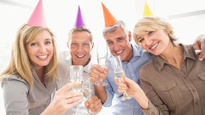 16.11.23/1x/Večírek, oslava, zaměstnanci slaví