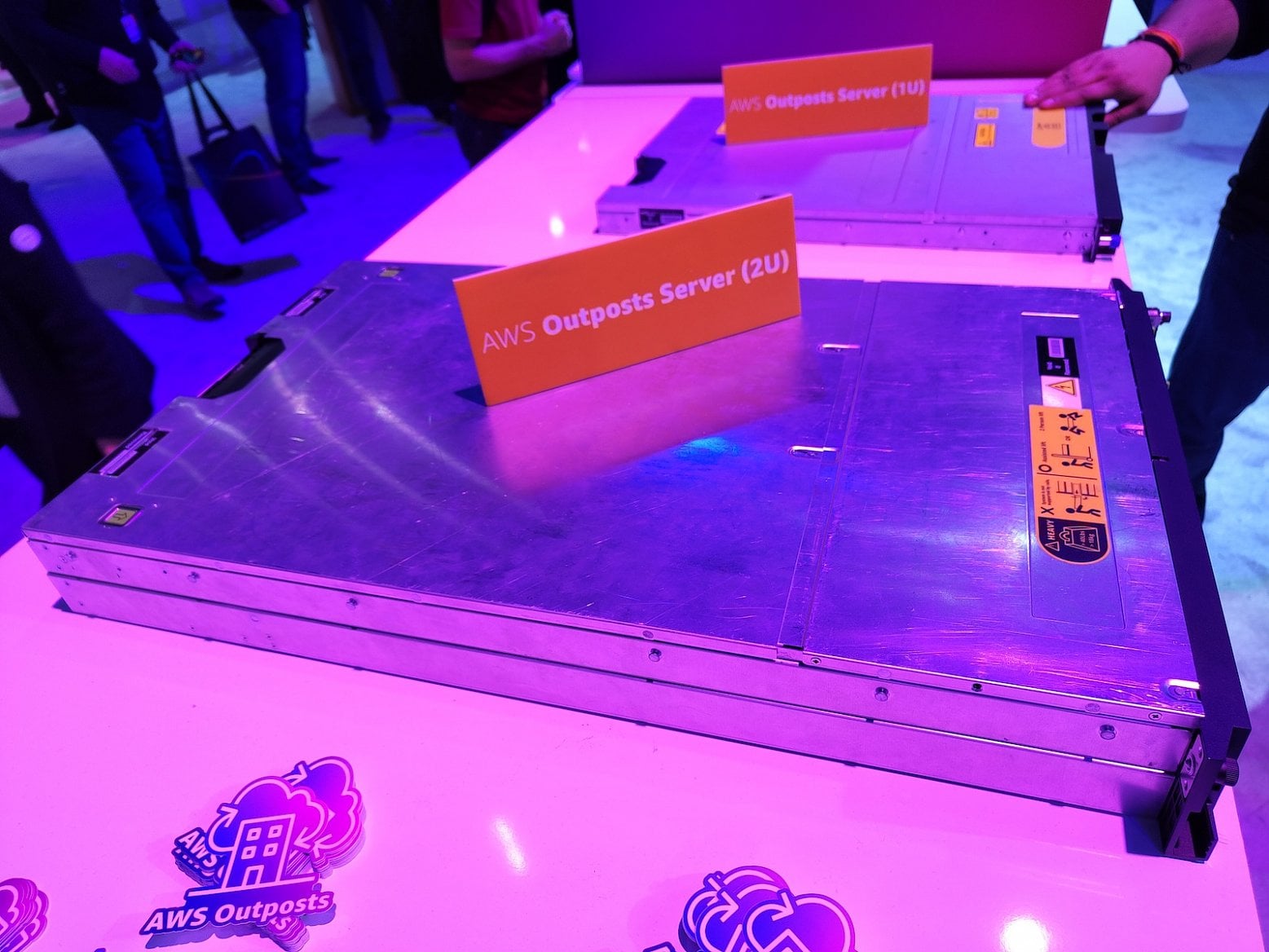 Servery AWS Outposts od Amazon Web Services