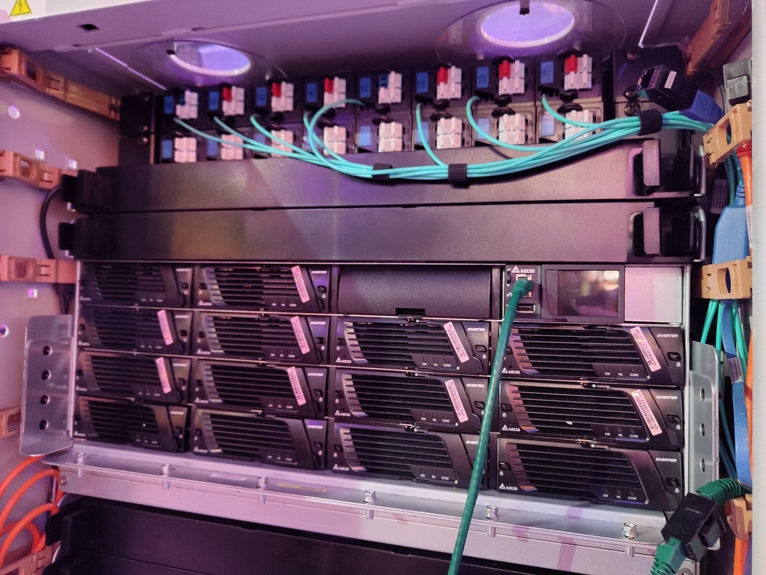 Servery AWS Outposts od Amazon Web Services