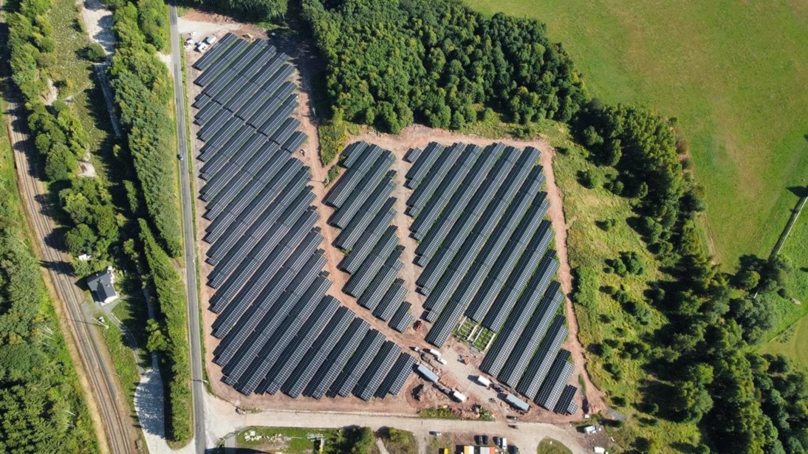 Greenbuddies, Radvanice – 7 MWp FVE + 12MWh bateriové úložiště