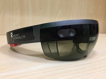 HoloLens a Pocket Virtuality