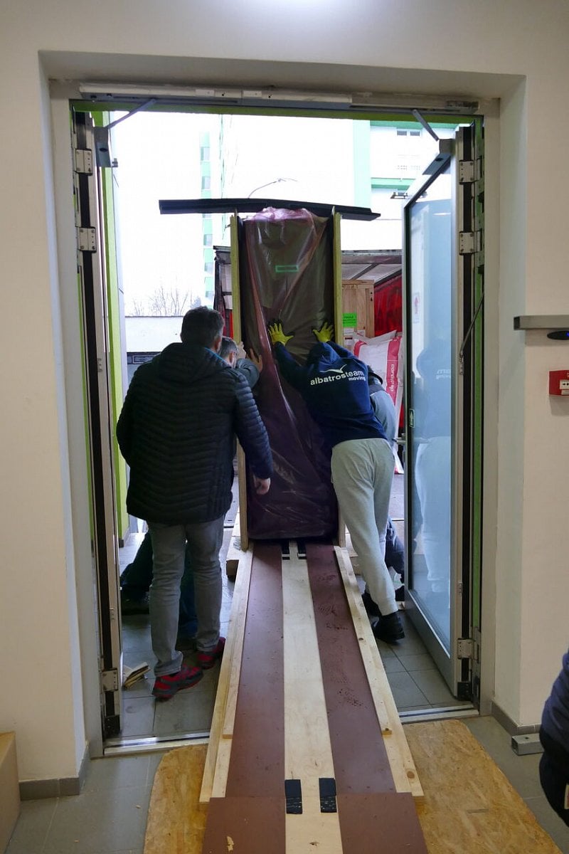 Instalace superpočítače Karolina na IT4Innovations v Ostravě