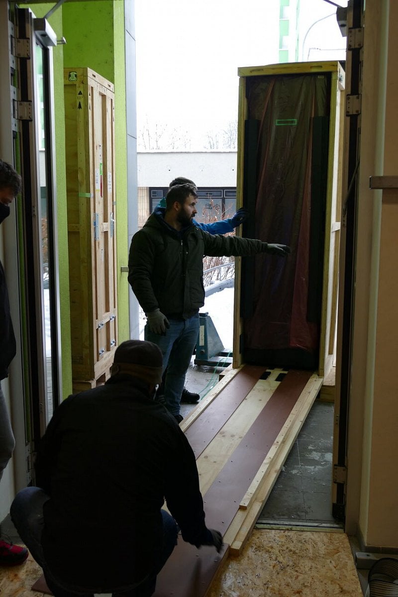 Instalace superpočítače Karolina na IT4Innovations v Ostravě