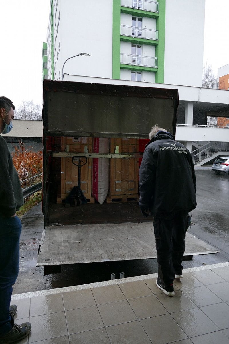 Instalace superpočítače Karolina na IT4Innovations v Ostravě