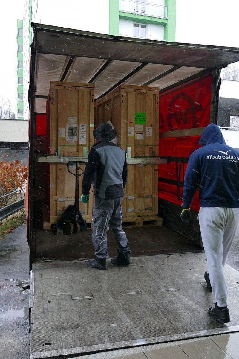 Instalace superpočítače Karolina na IT4Innovations v Ostravě